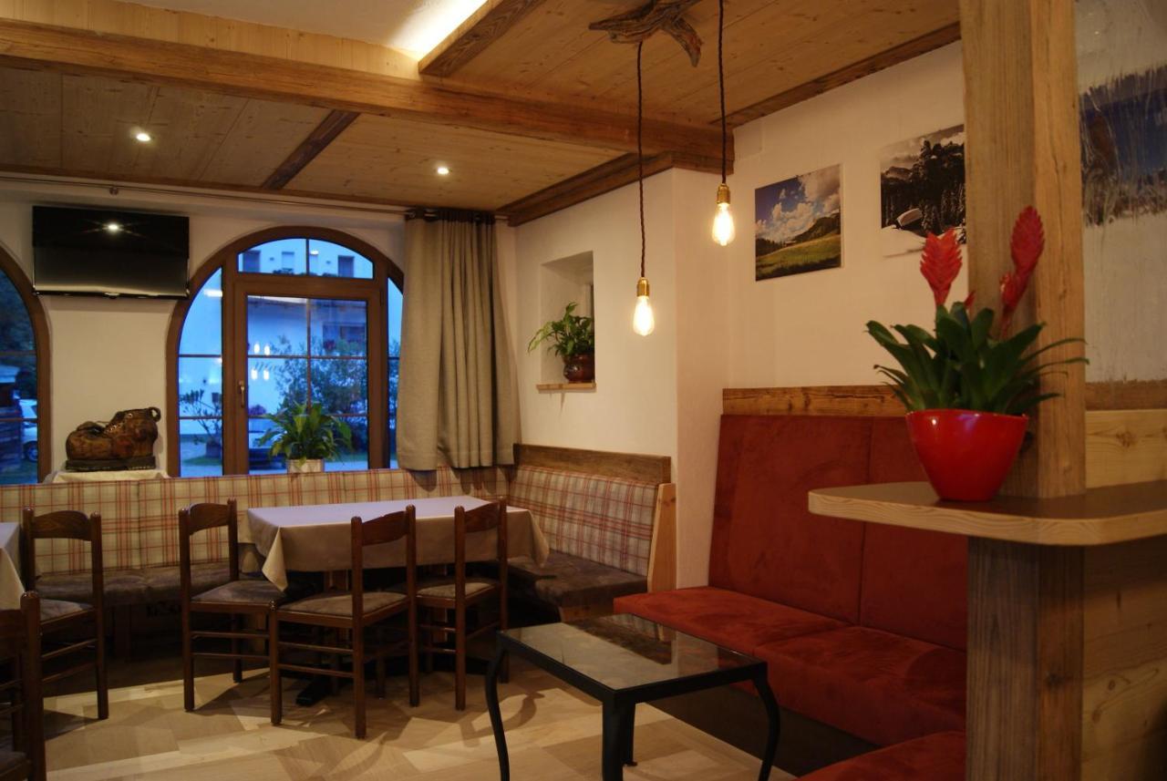 Guesthouse Rungg บาเดีย ภายนอก รูปภาพ